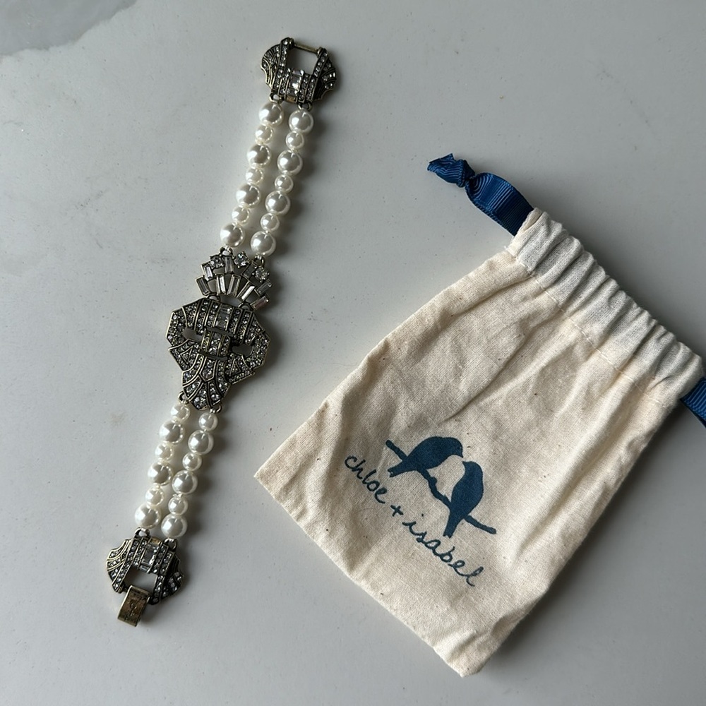 🤍Chloe + Isabel Heirloom Pearl Statement Bracelet - Picture 7 of 9